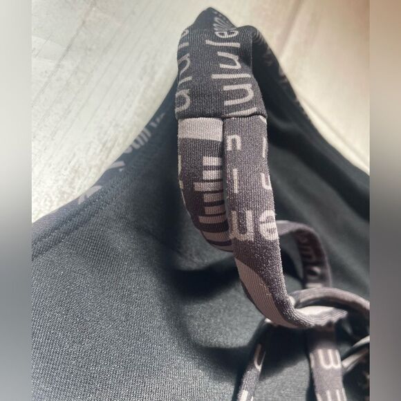 Manifest - LULULEMON ENERGY HIGH-NECK LONGLINE BRA MEDIUM SUPPORT, size 4 - Picture 8 of 11